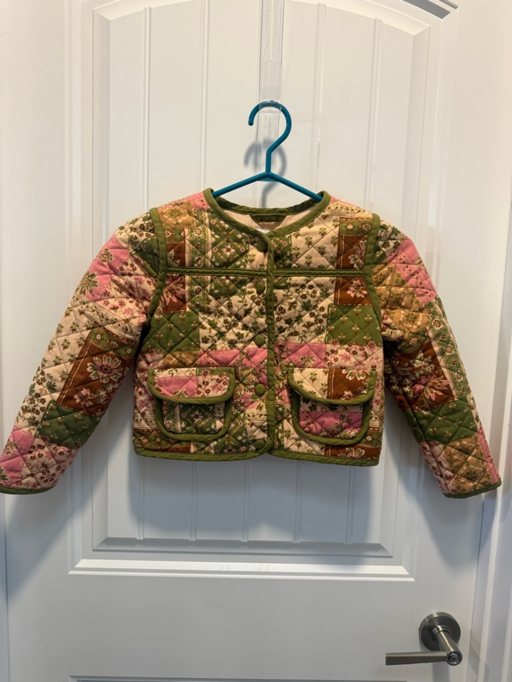 cupcakes & cashmere Quilted Patchwork Puffer Jacket in Pink & Green